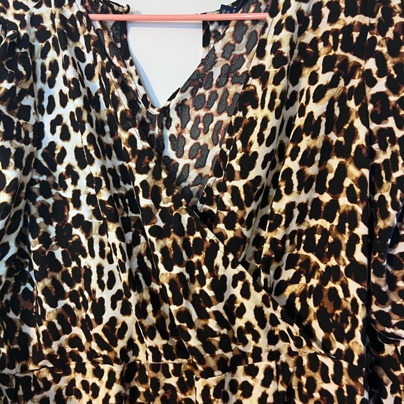 Scoop Scrunch Sleeve Printed Dress - Picture 4 of 4